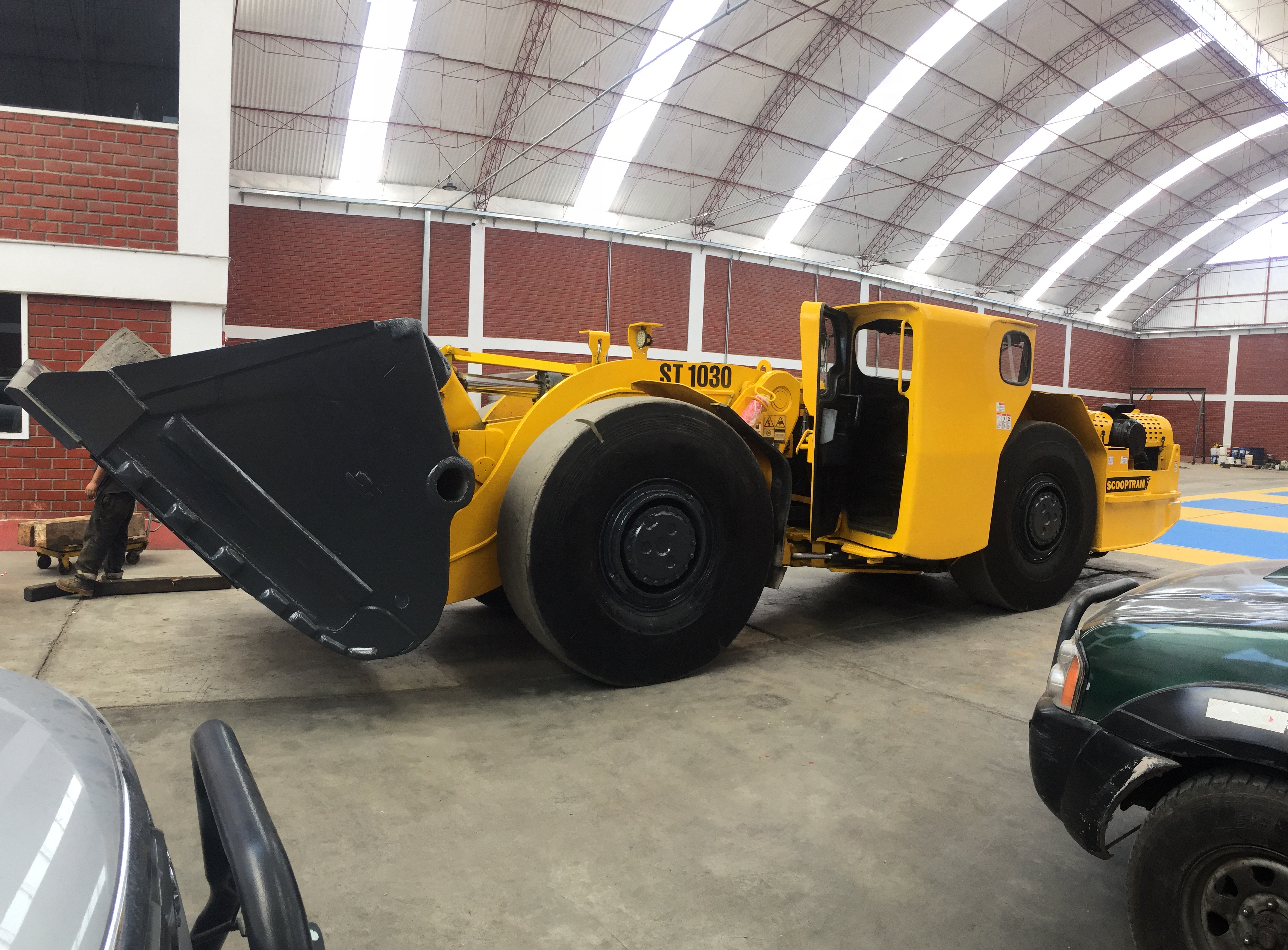 Servicio electrico general a Scoops